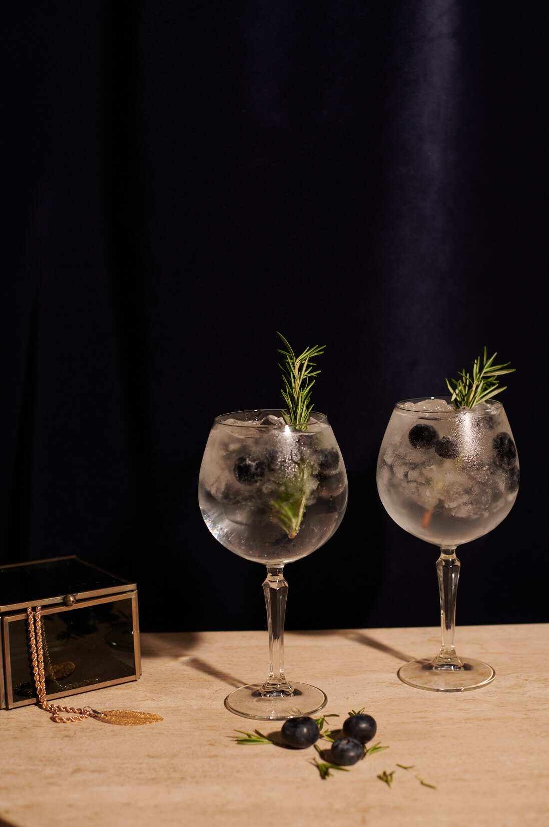 Gin Tonic Cocktail Glas mit Stiel, Onis, SPKSY - 585 ml